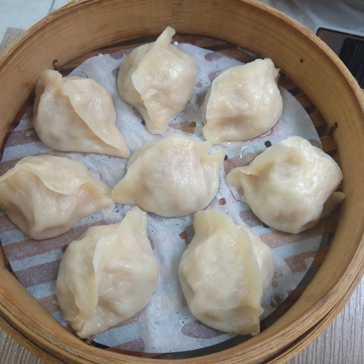 Meal image of 上富豐蘇杭湯包: 蝦仁鮮肉蒸餃 $140
皮比湯包再略厚一些
內餡較豐富 咬下去也是滿滿湯汁
但裡面包了韭菜 個人不愛 shot by IN老師