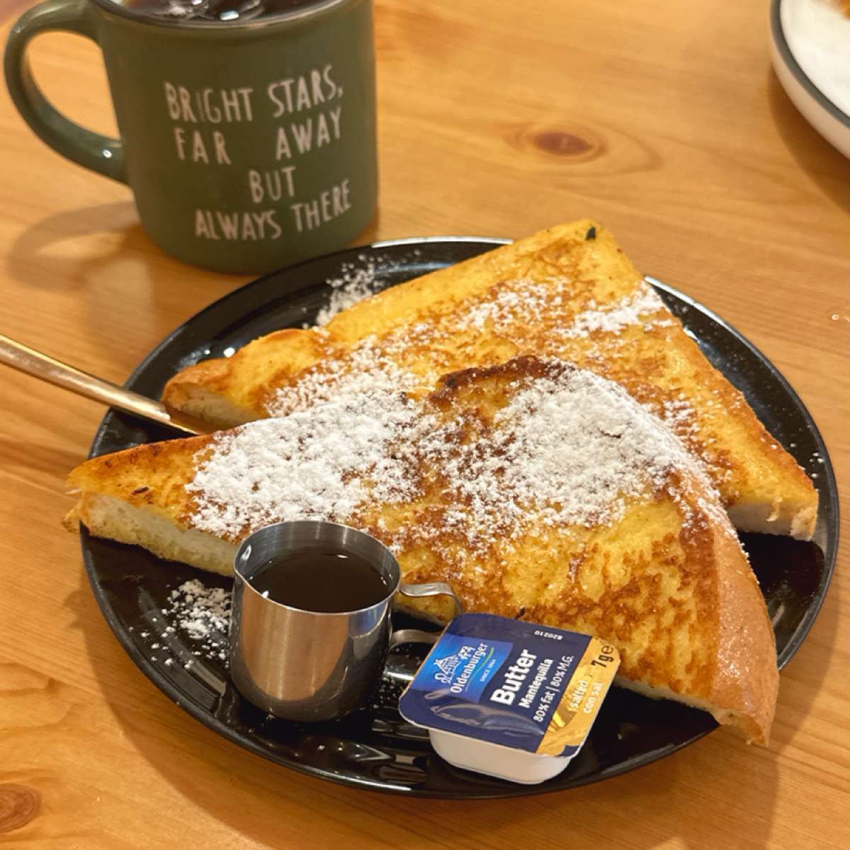 原昇行 のレストランの写真：▪️ 原味法式吐司 $240（單點）

超級好吃的法式吐司，餐點送上時香氣撲鼻而來，
會附奶油還有楓 by草莓肉鬆蛋吐司 