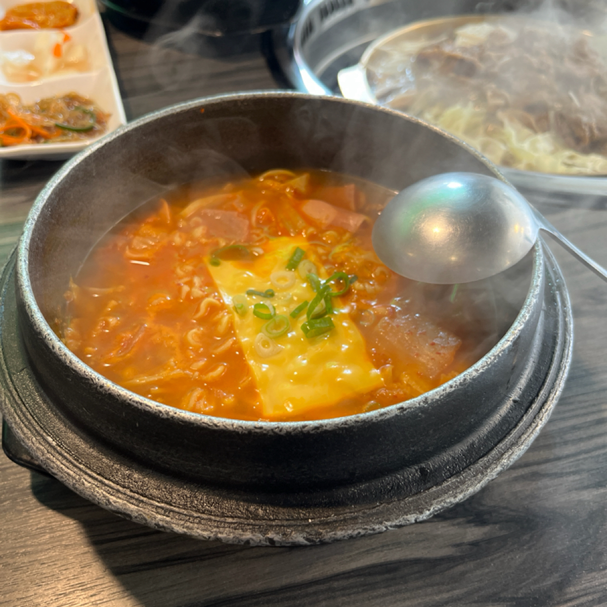 Meal image of 松島송도韓國料理: 部隊鍋！第一次點，味道好，但不是我的菜😅 shot by 阿官