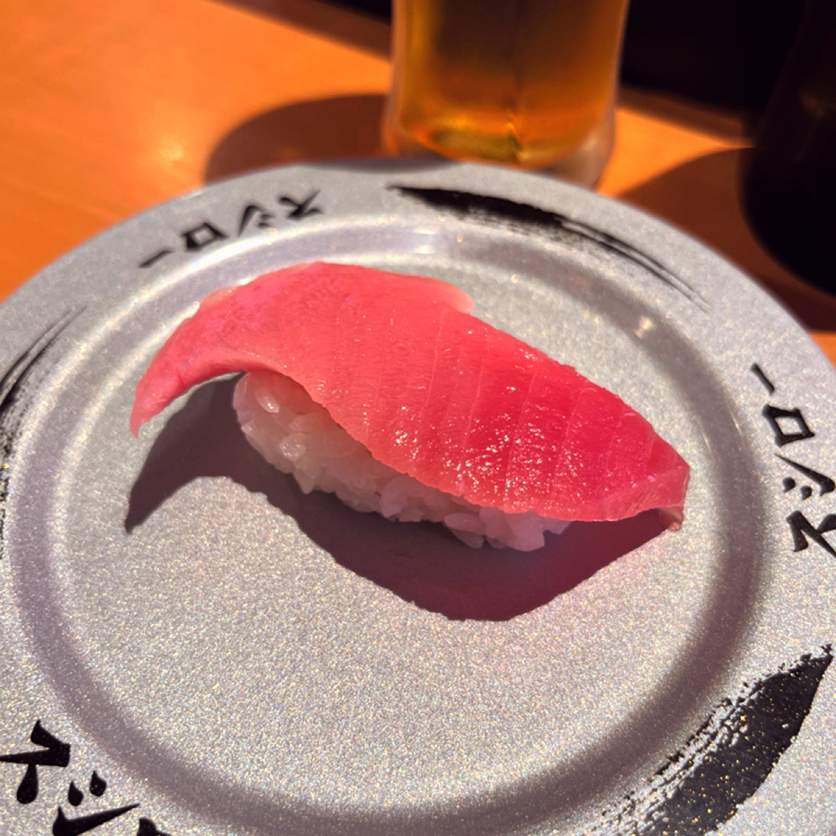 Meal image of スシロー壽司郎 台北民權建國店: 黑鮪中腹，算是品質蠻穩定的一道菜 shot by 阿官