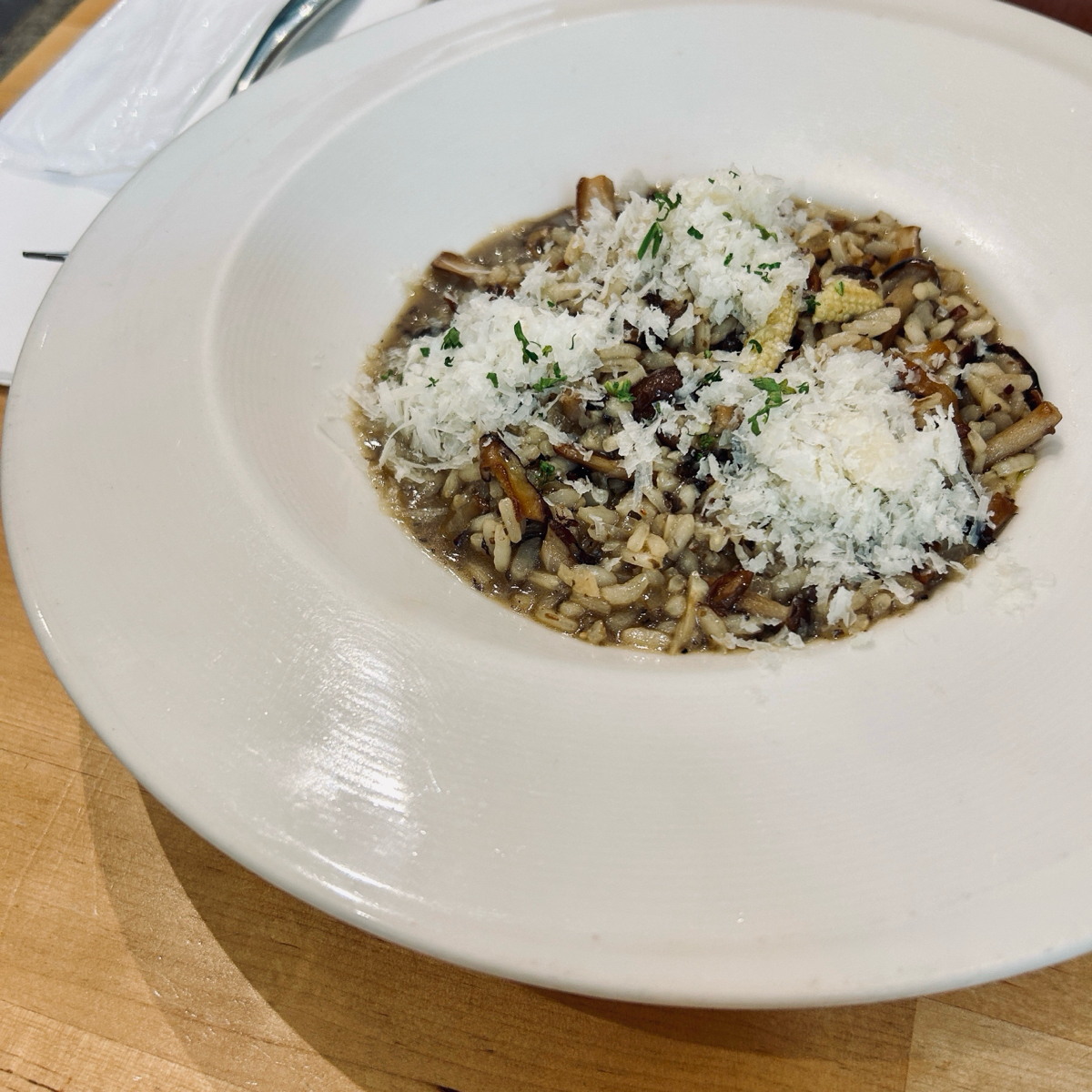 Meal image of No.4 Pasta 義大利麵肆號商行: 松露菌菇醬牛肝菌燉飯🍄‍🟫
口味是好吃的
但燉飯口感我覺得不夠硬 shot by Shiny