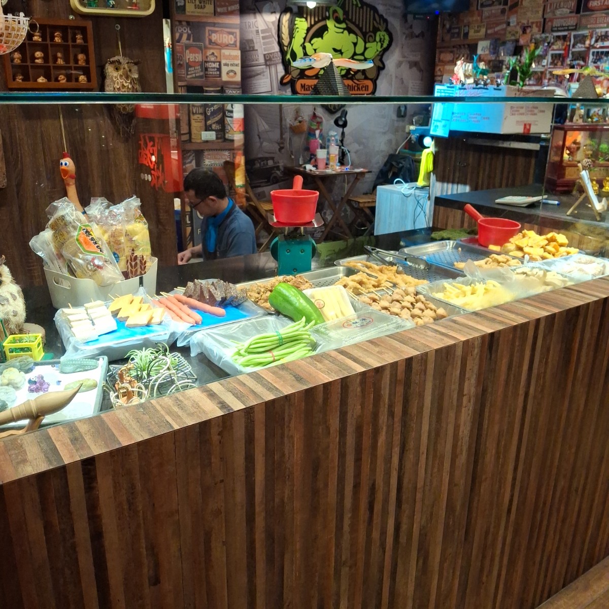 Mr.炸猛脆皮雞排 的外觀氛圍圖片：一目了然的品項 由美食肥之豬 拍攝