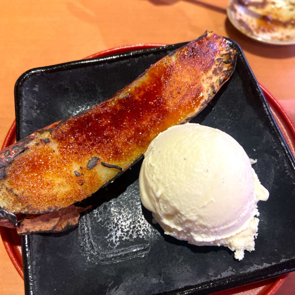 Meal image of スシロー壽司郎 台北民權建國店: 烤地瓜冰淇淋（新品推薦👍）
喜歡這個搭配的人不要錯過！地瓜真的有烤出炭燒香氣，單吃就很好吃了。
香 shot by 每個人都在找他的貓