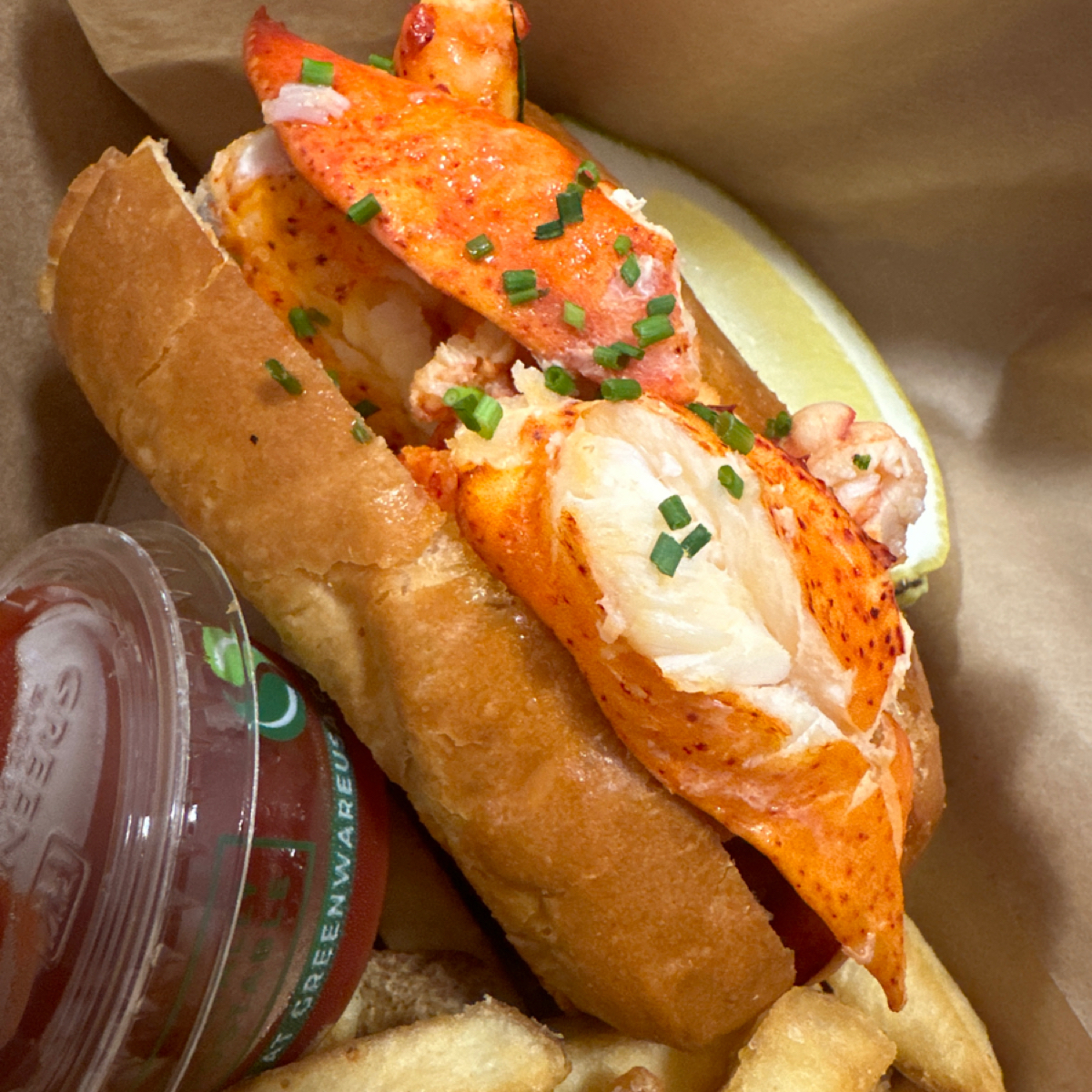 新着商品】離乳食 スムージー ハンドミキサー 1台2役 (つぶす/混ぜる) 電動 ボトル食洗機対応 Votre ハンドブレンダー 軽量 ホワイト  [山善] YHBA-S120(W) ハンドブレンダー 離乳食 LINKchef | 調理器具 - 心ときめく生活雑貨『mecuーメクー』, image size:1200x1200