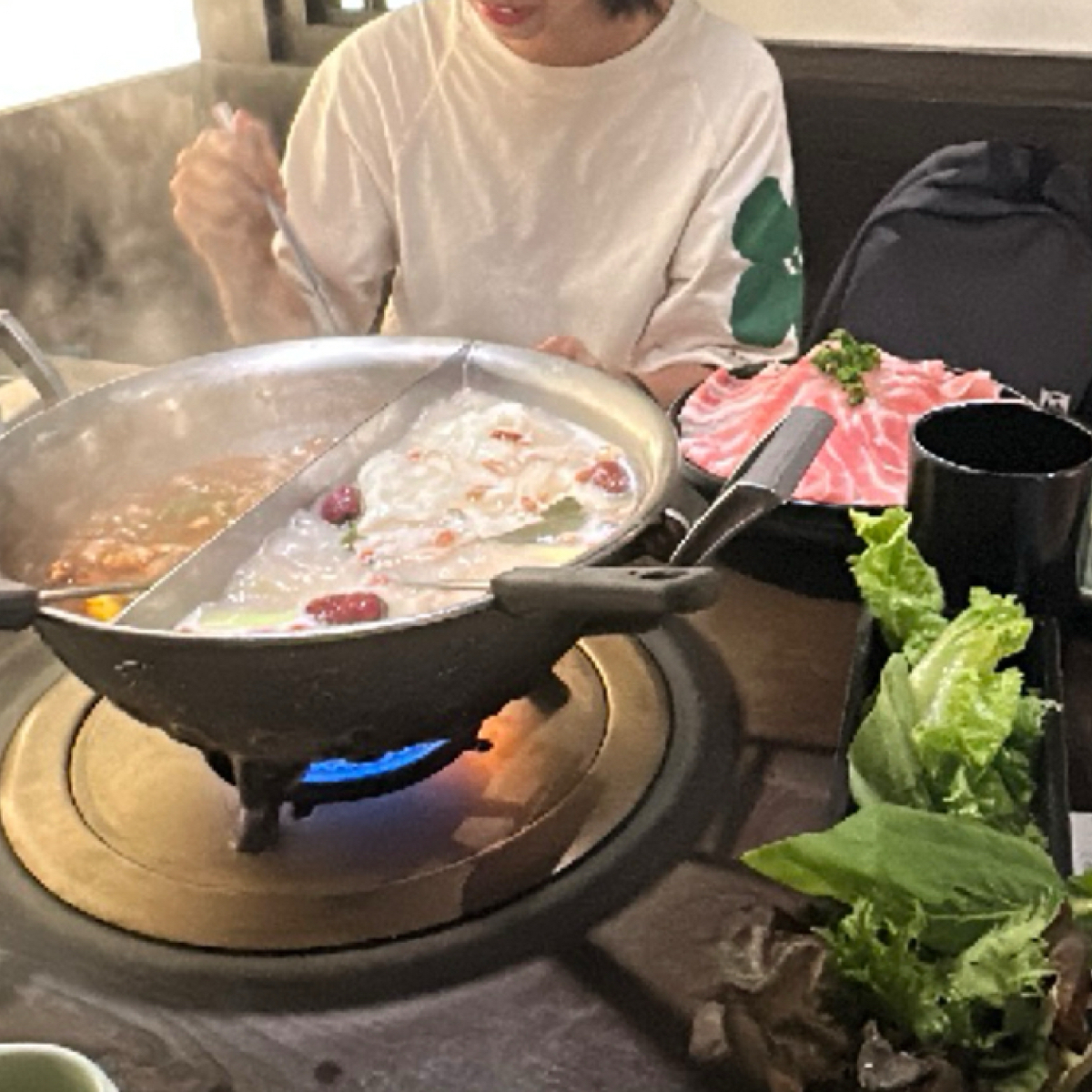 這一鍋 台北中山北店 のレストランの写真：我們點的是鴛鴦鍋，麻辣湯跟老火湯都很讚 by阿波卡 