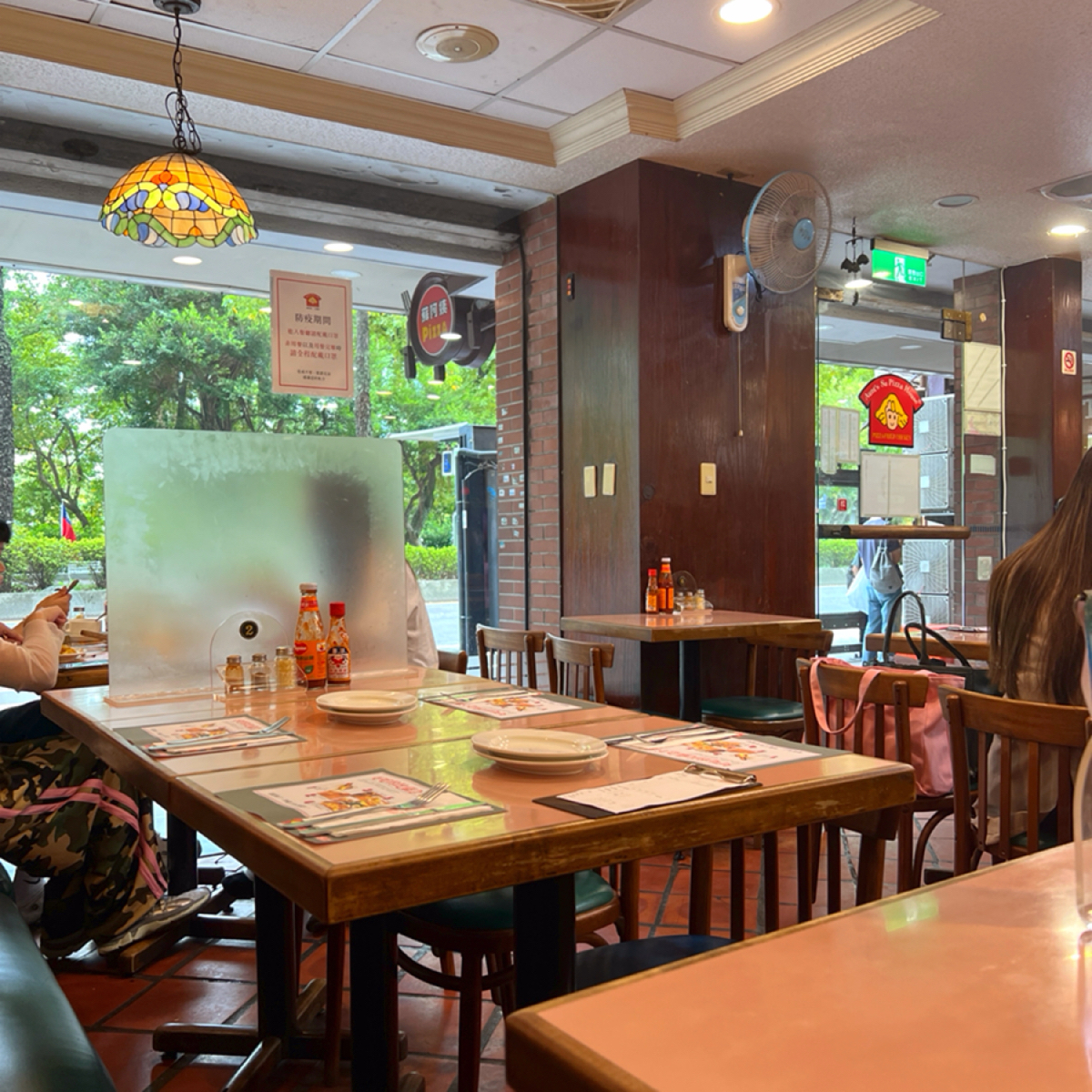 Vibe image of 蘇阿姨比薩屋:  shot by Metamon 
