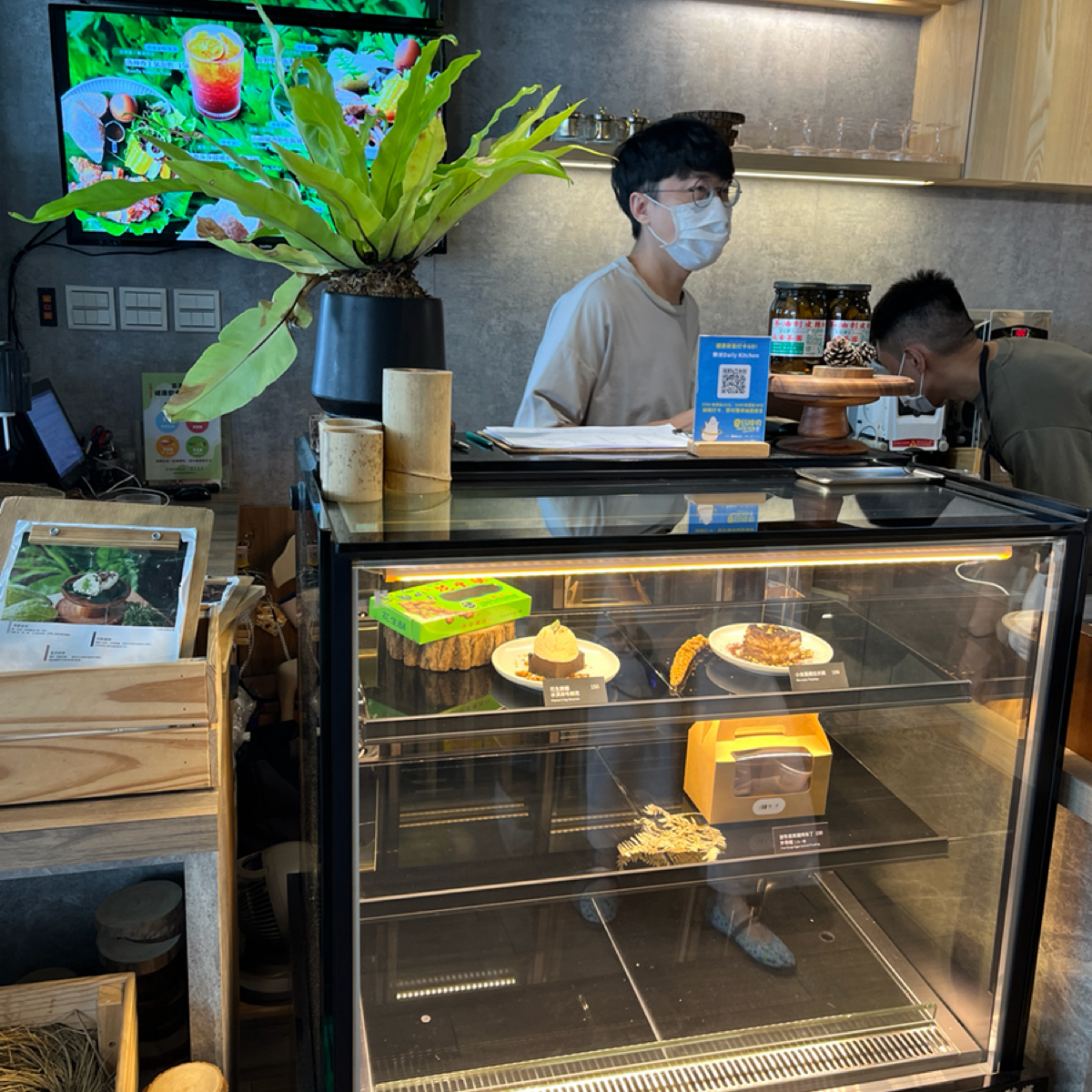 柴米DailyKitchen の雰囲気の写真：餐廳裡面也有限量的甜點。 byYo 