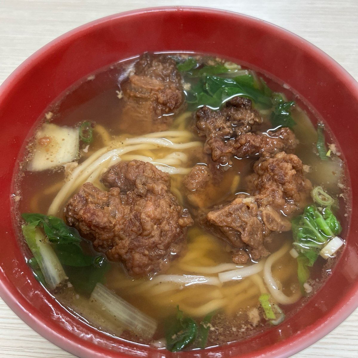 上鼎排骨酥麵 的菜單圖片： 由龍龖龘 拍攝