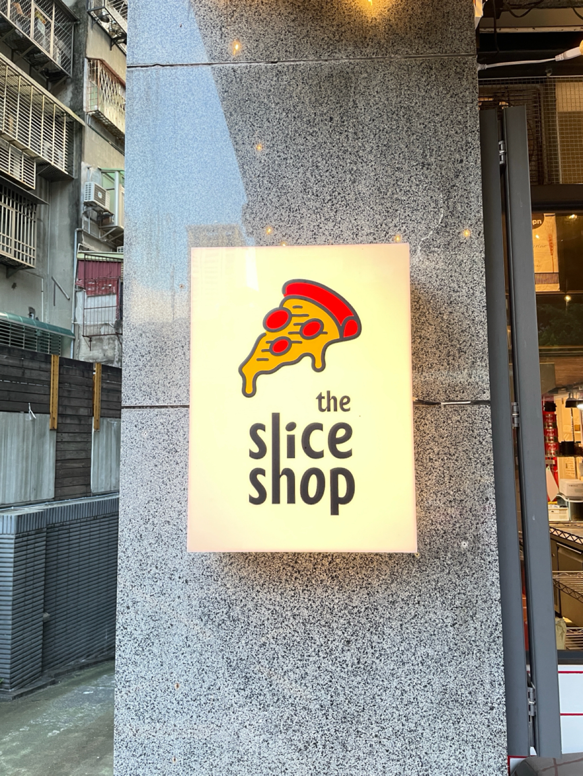 The Slice Shop の雰囲気の写真： byDixon 