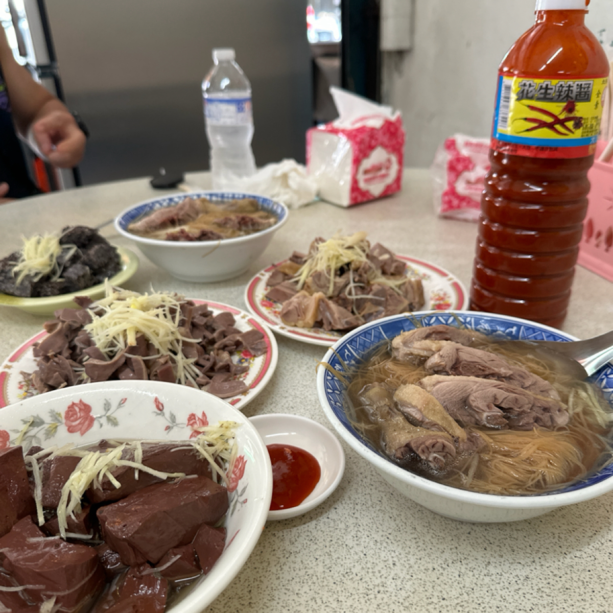 Menu image of 土庫老店當歸鴨肉麵線:  shot by 蘋果媽