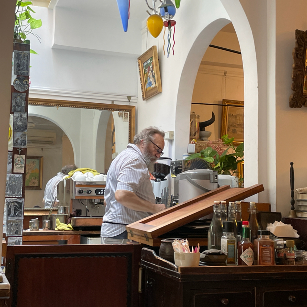 Vibe image of La Belle Maison Cafe 法國傳統手工甜品咖啡:  shot by HIH J