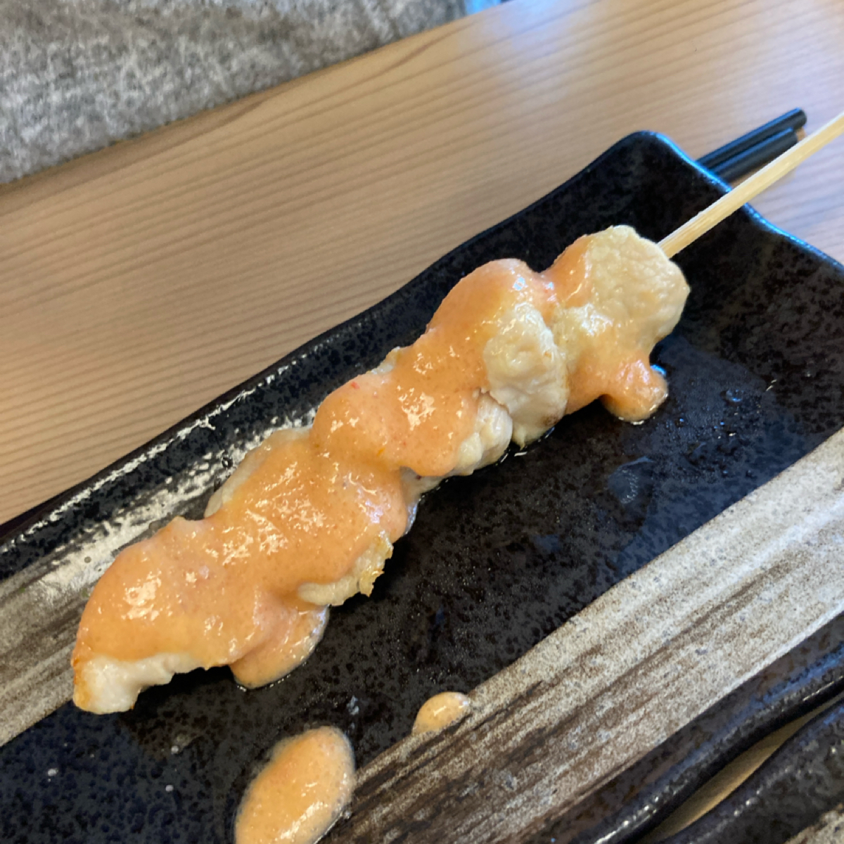 鳥貴族Torikizoku 大巨蛋店 的餐點圖片：明太子雞胸串$100 由小蛙 拍攝