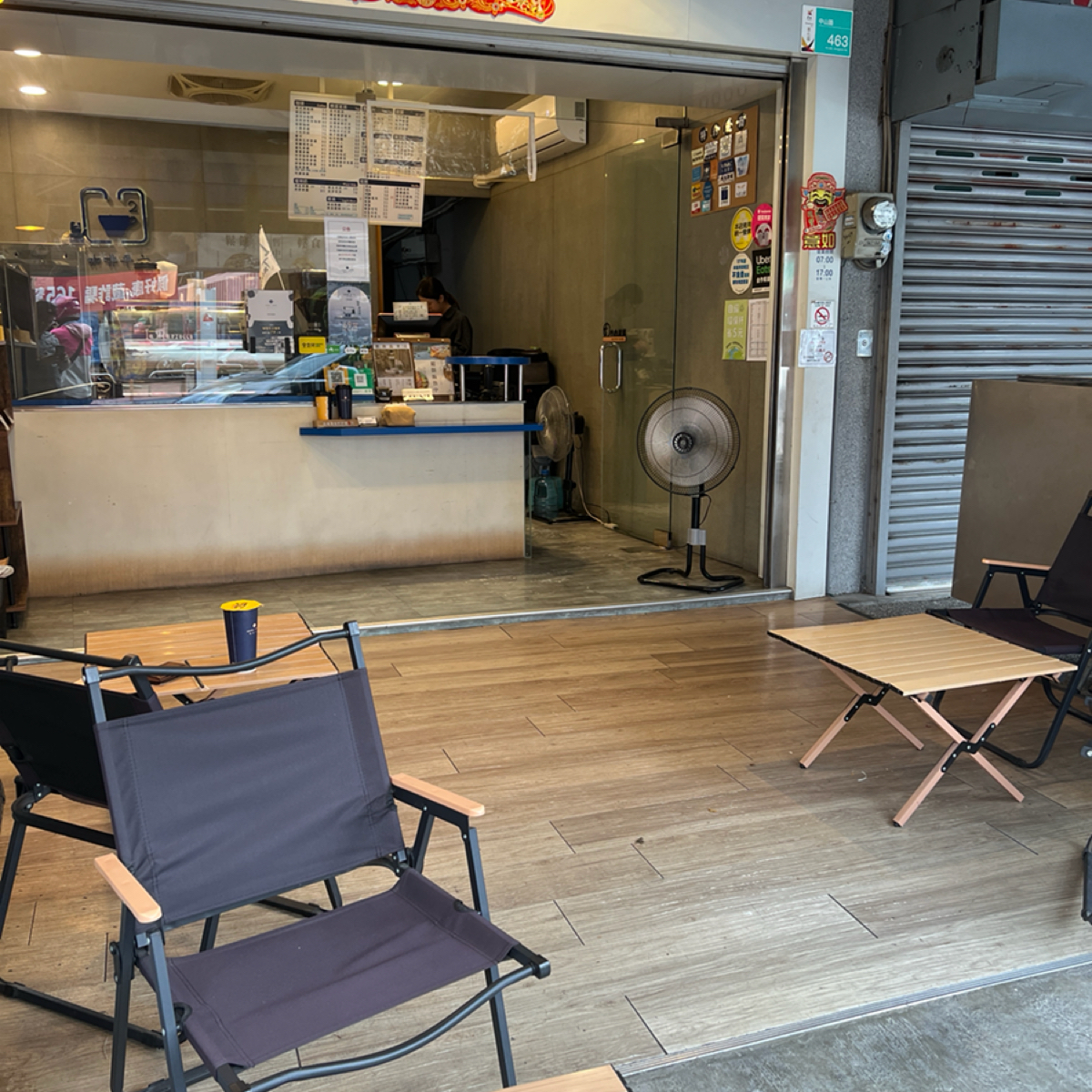 咖啡平方 Coffee x Coffee 善化店 の雰囲気の写真：提供座位區 byRyan•X 