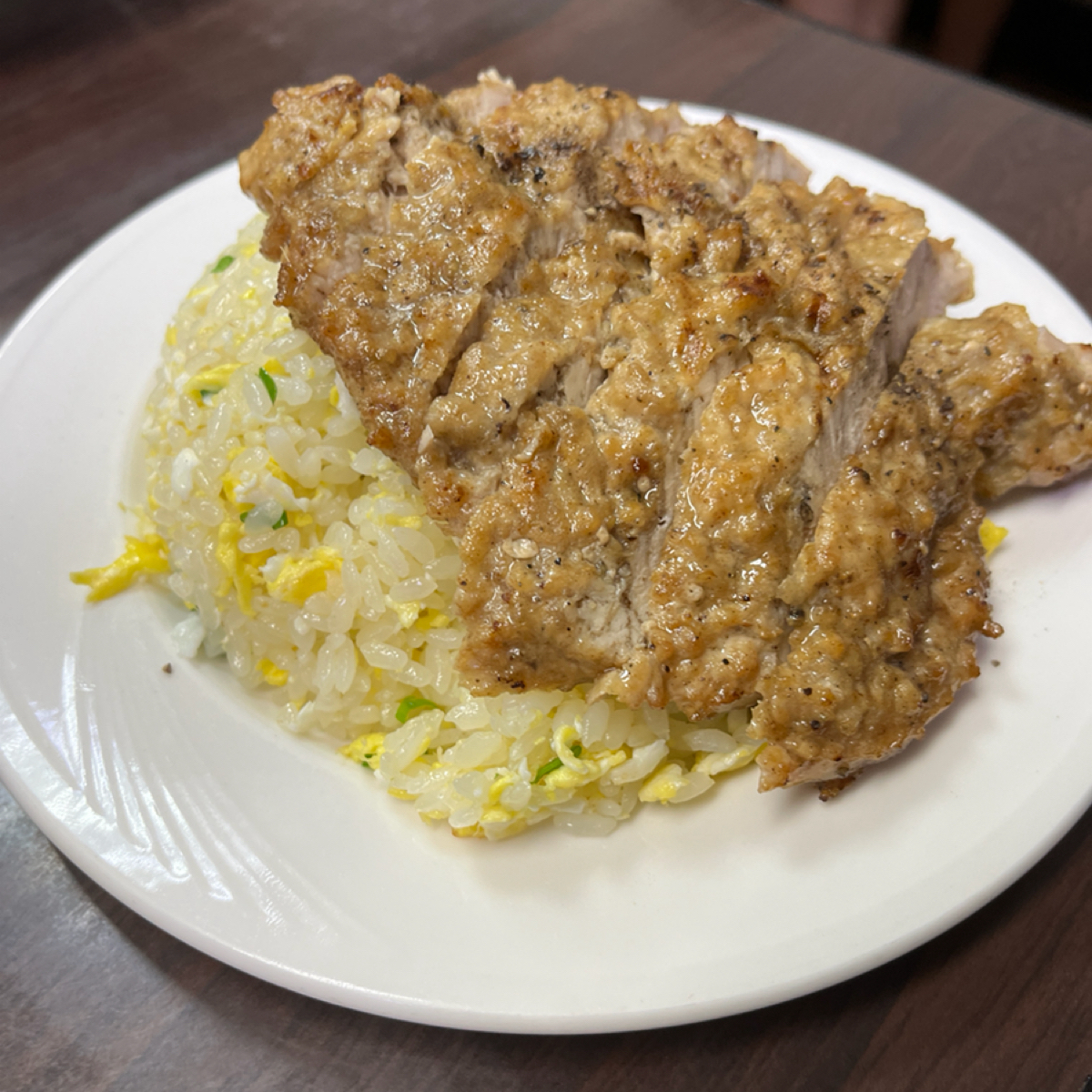 Meal image of 丰清揚小吃店: 排骨蛋炒飯，$160 shot by 珍珠奶綠