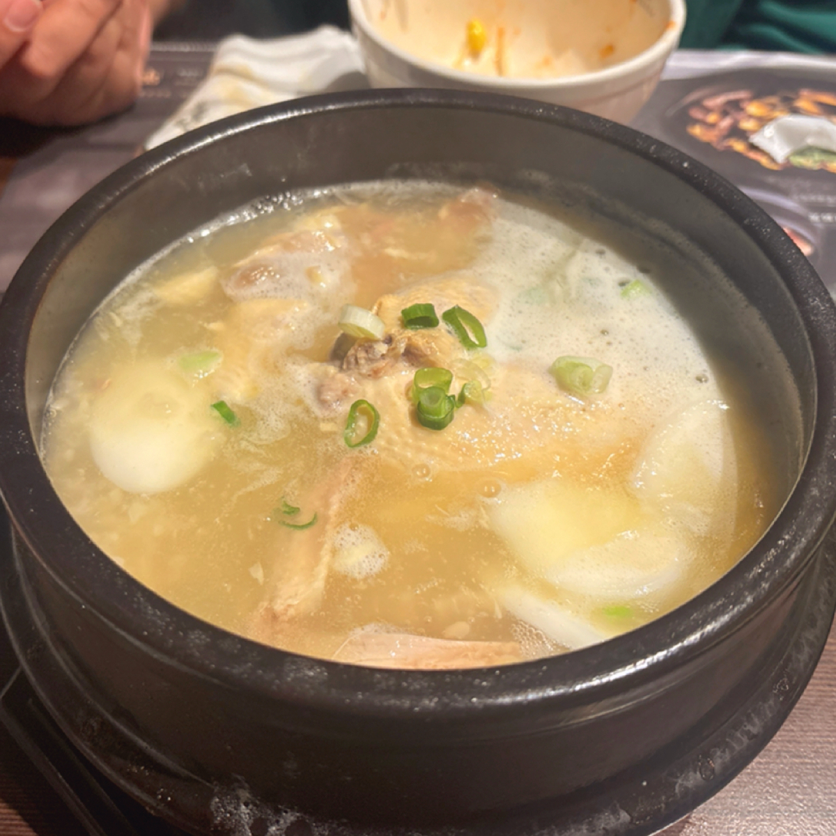 涓豆腐 高雄巨蛋店 のレストランの写真：人蔘雞 by好吃嗎 