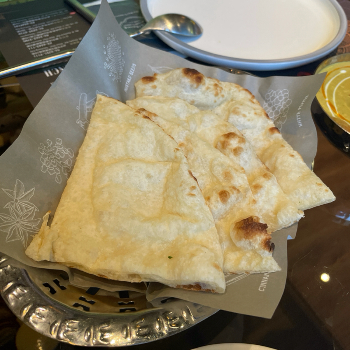 淇理思印度餐廳 崇德店 のレストランの写真：原味烤餅（雙人套餐）
單點價 $70

一般烤餅，搭配咖哩就很夠味了👍 by一刻又一嗑 
