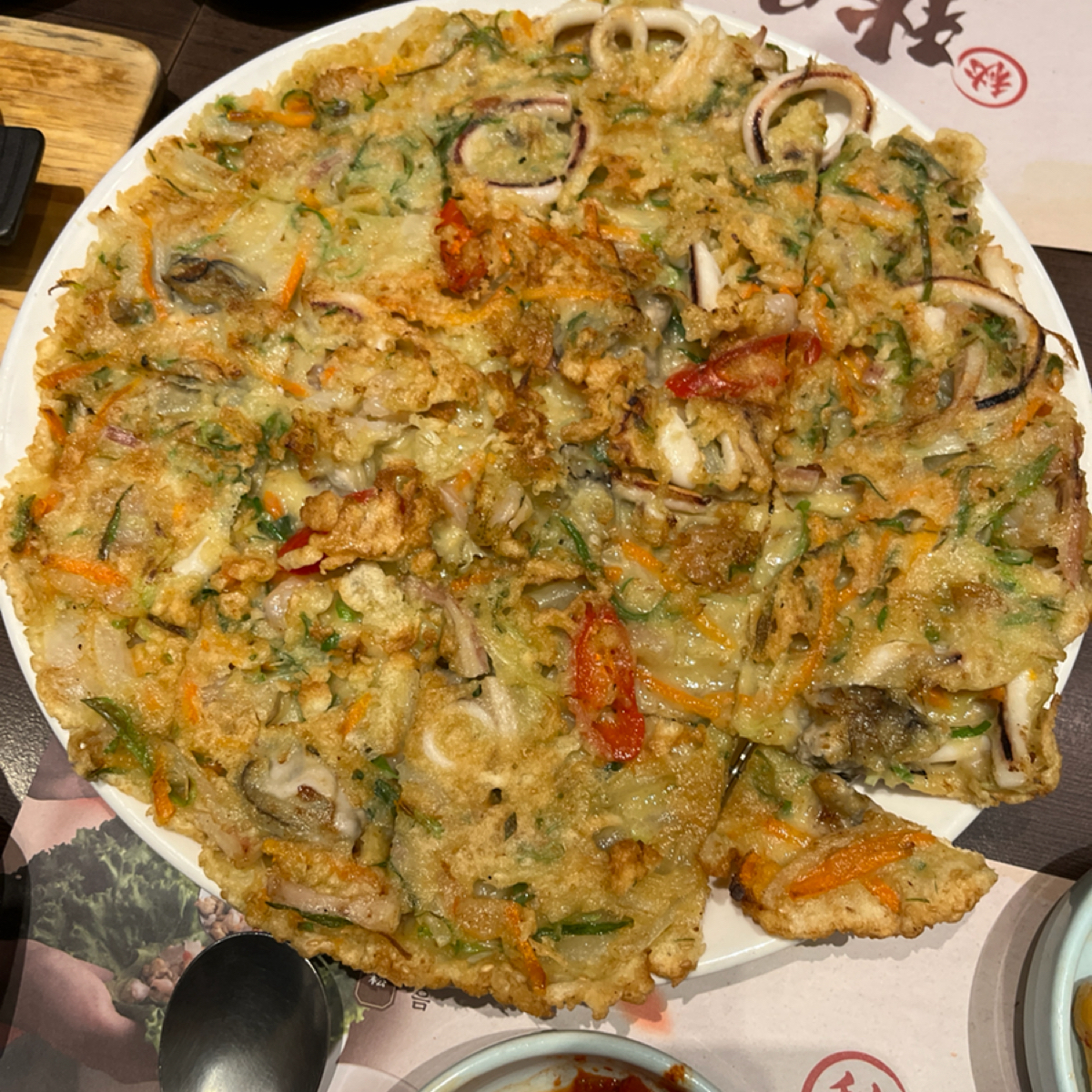 Meal image of 涓豆腐 台中文心秀泰店: $綜合海鮮煎餅$368
（招牌薄香） shot by 漂釀美眉