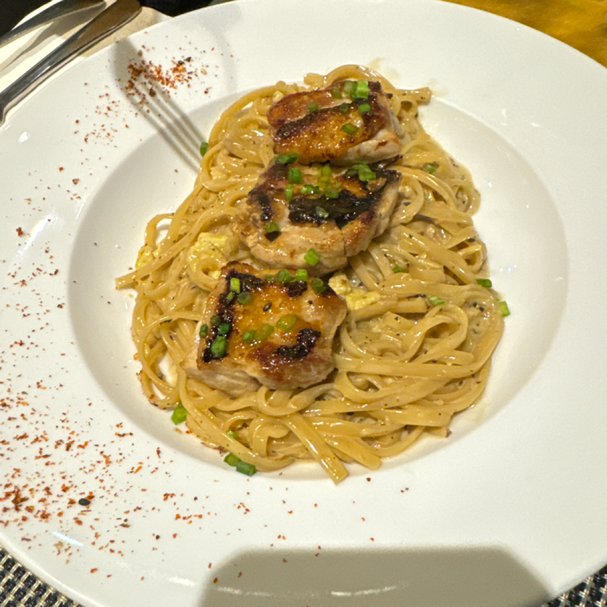 Restaurant Barcelona 的餐點圖片：雞肉義大利麵 由食、動、健康 拍攝