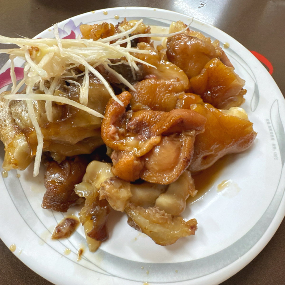 一郎土魠魚羹 的餐點圖片：魯豬腳 由跟著小胖吃胖胖 拍攝