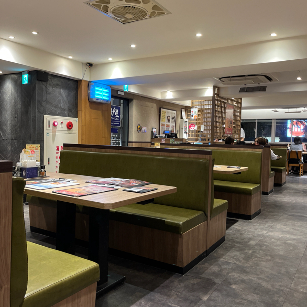 大戶屋行天宮站店 的外觀氛圍照片在 Fooday 美食社群 | 找餐廳不踩雷，最真實的美食 App