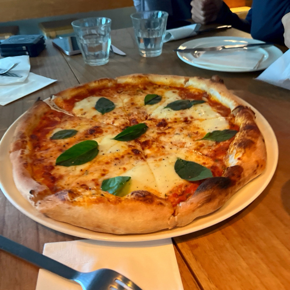 Woolloomooloo 的餐點圖片：驚為天人的瑪格麗特，近期吃過最好吃的 Pizza 之一！！非常的多汁，酸味跟起司搭配得恰到好處。唯一 由阿官 拍攝