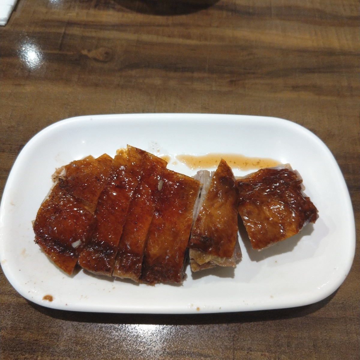 Meal image of 老友記: 潮蓮燒鴨撈麵 $155
這張是僅有肉的部分
燒鴨的皮顏色漂亮，肉質稍微硬些。
肉切的不是很多塊，也蠻 shot by IN老師
