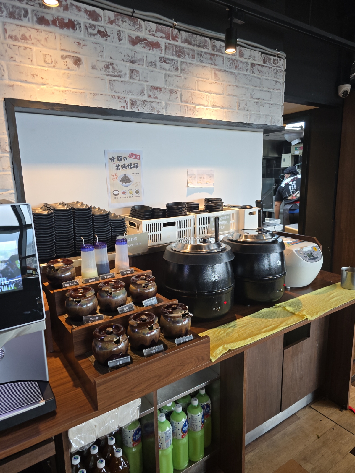 牛角日本燒肉專門店 南港車站店 の雰囲気の写真：自助吧 by永遠的新手 
