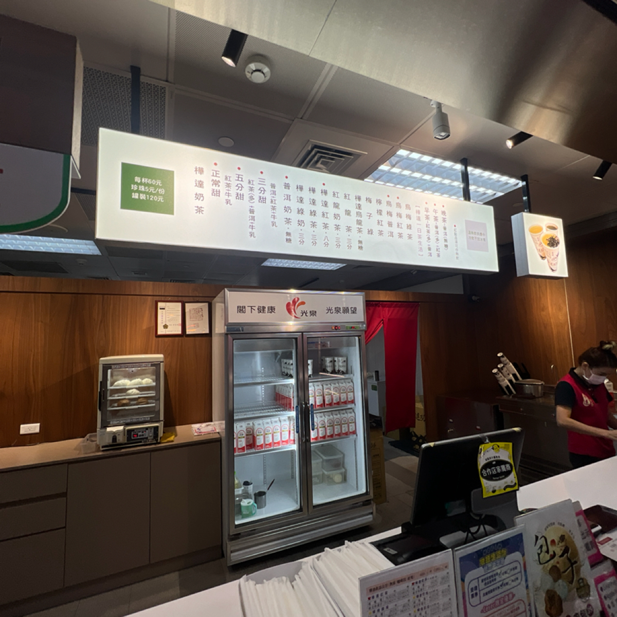 樺達奶茶 高雄車站店 の雰囲気の写真： byLESTER 