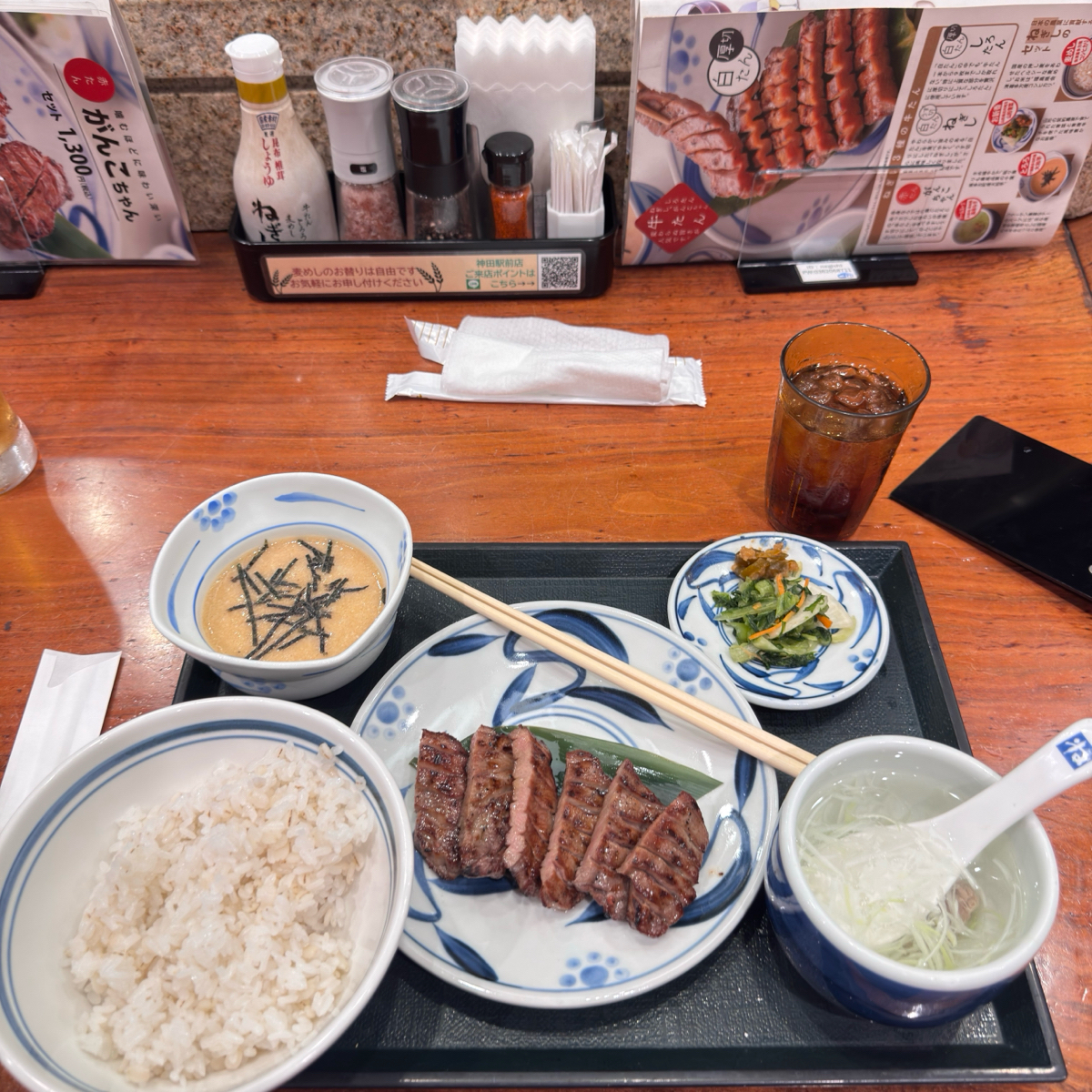 Meal image of ねぎし 神田駅前店: 有山藥泥跟漬菜 shot by 飲料王