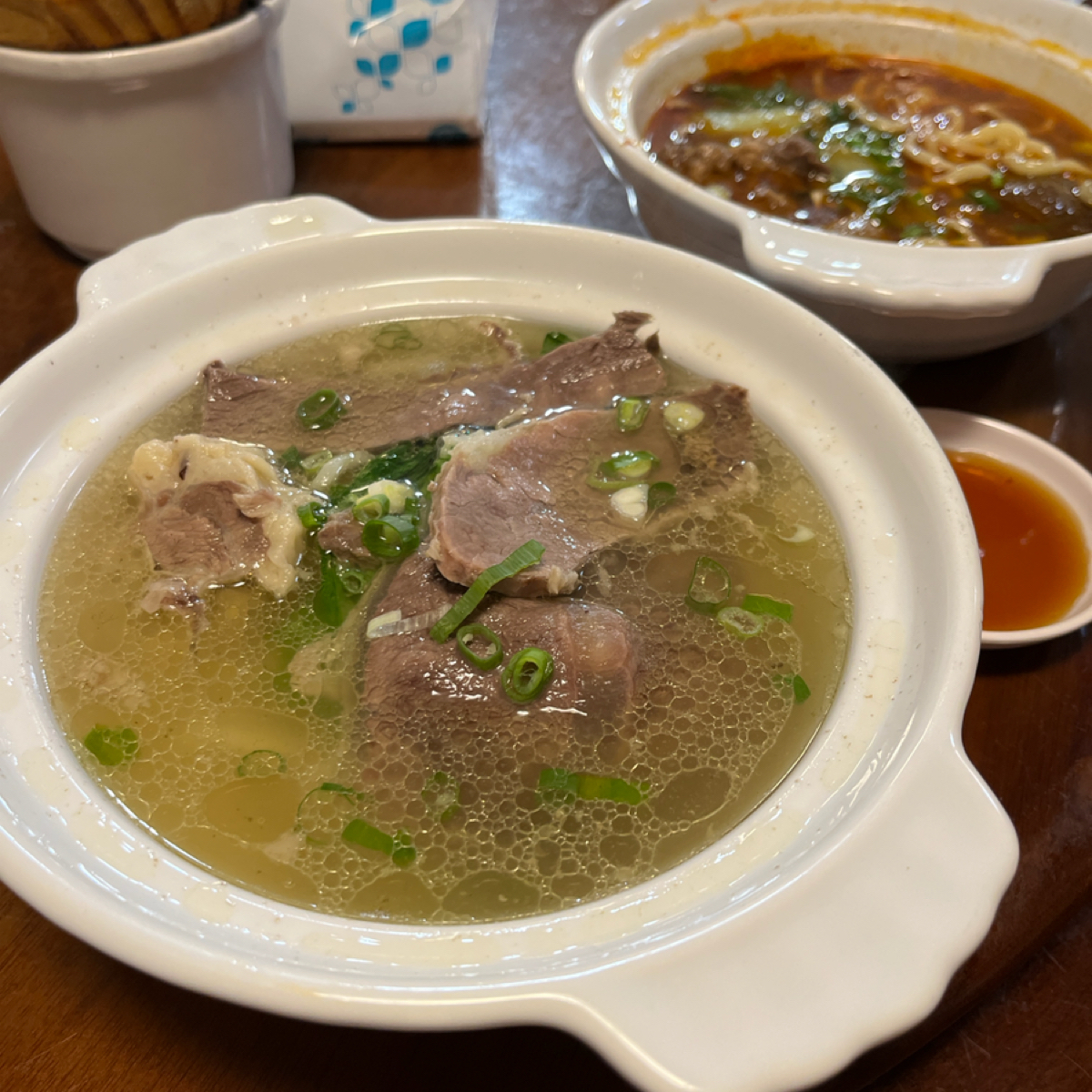 Meal image of 清真中國牛肉麵食館: 招牌清燉牛肉麵 shot by 大胃小張