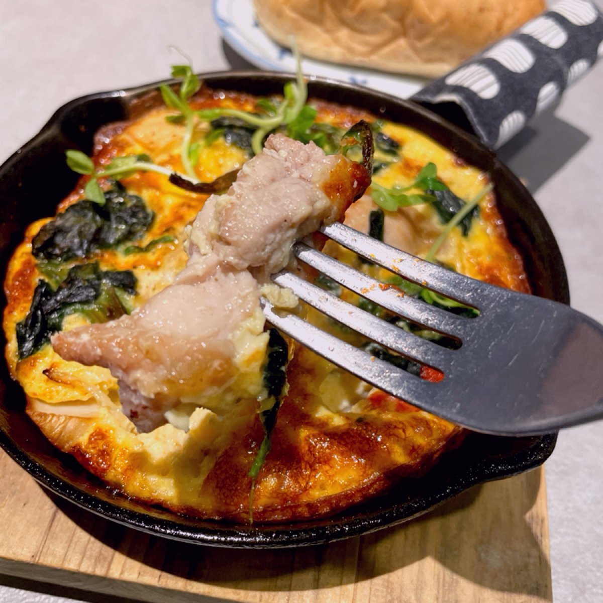Meal image of 漾漾食光Y2 Cafe: 雞腿醃製入味
搭配蛋一起食用很美味 shot by Shiny