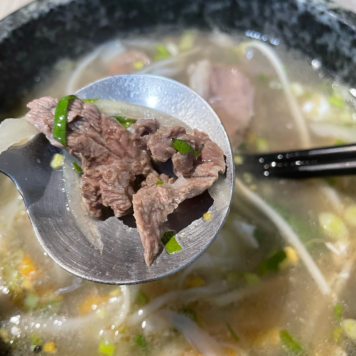 特越 PHỞ 的餐點圖片：這個碎牛肉就普普 由乃子過日子 拍攝
