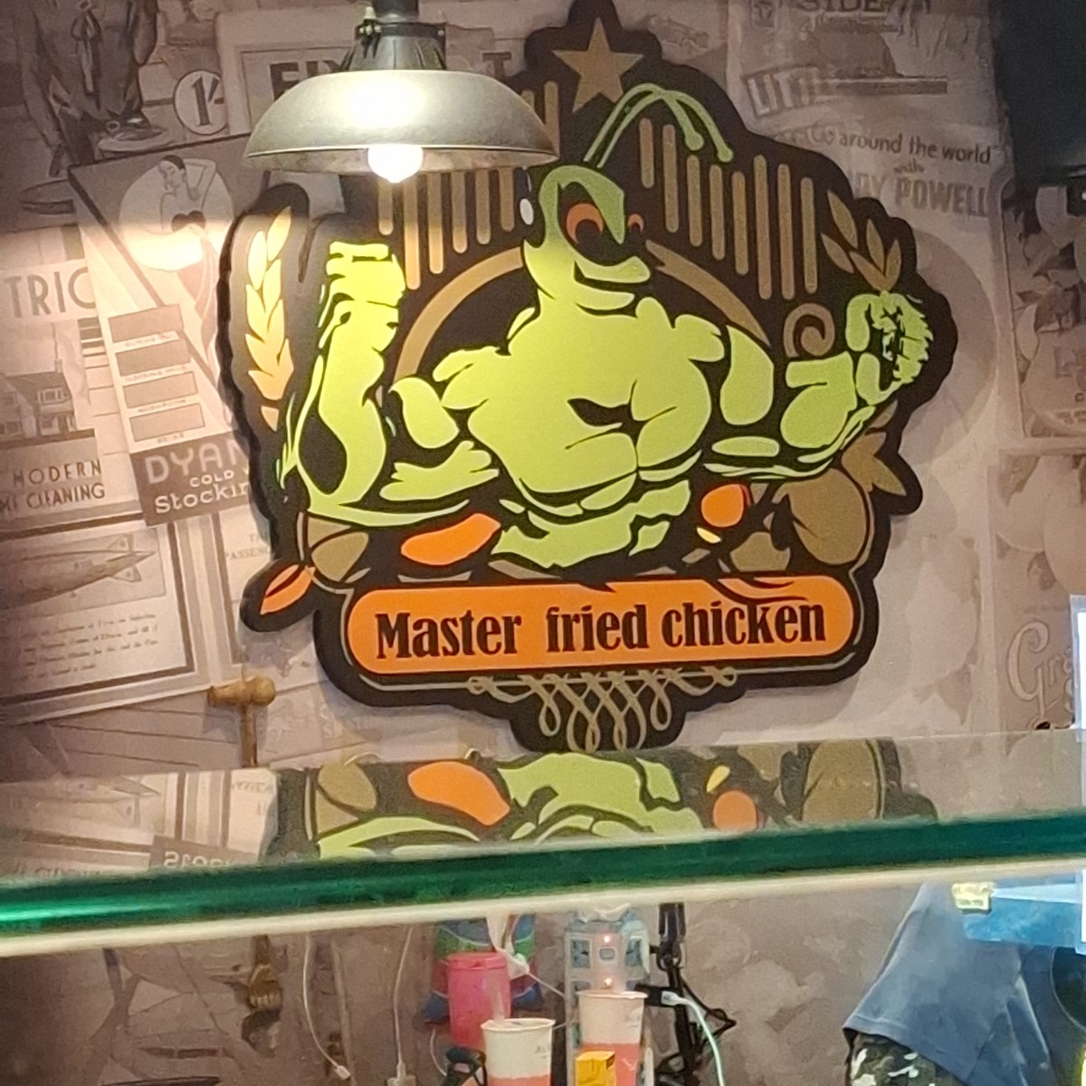 Mr.炸猛脆皮雞排 的外觀氛圍圖片：是肌肉蚱蜢耶 由美食肥之豬 拍攝