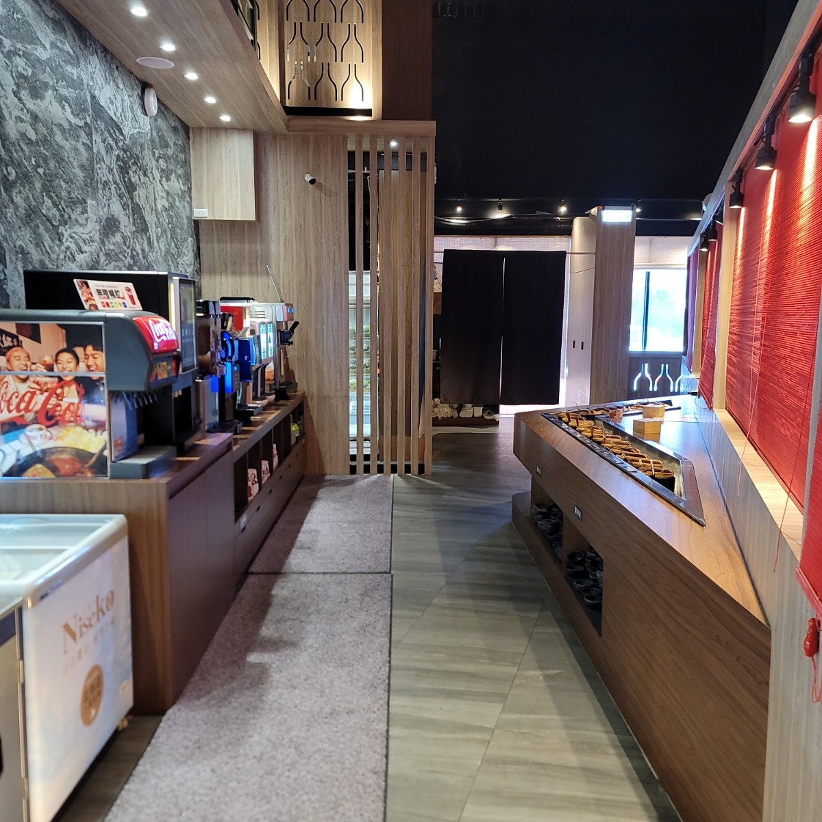 燒瓶子。大肆の鍋 南屯店 の雰囲気の写真：自助區 by我愛說實話 