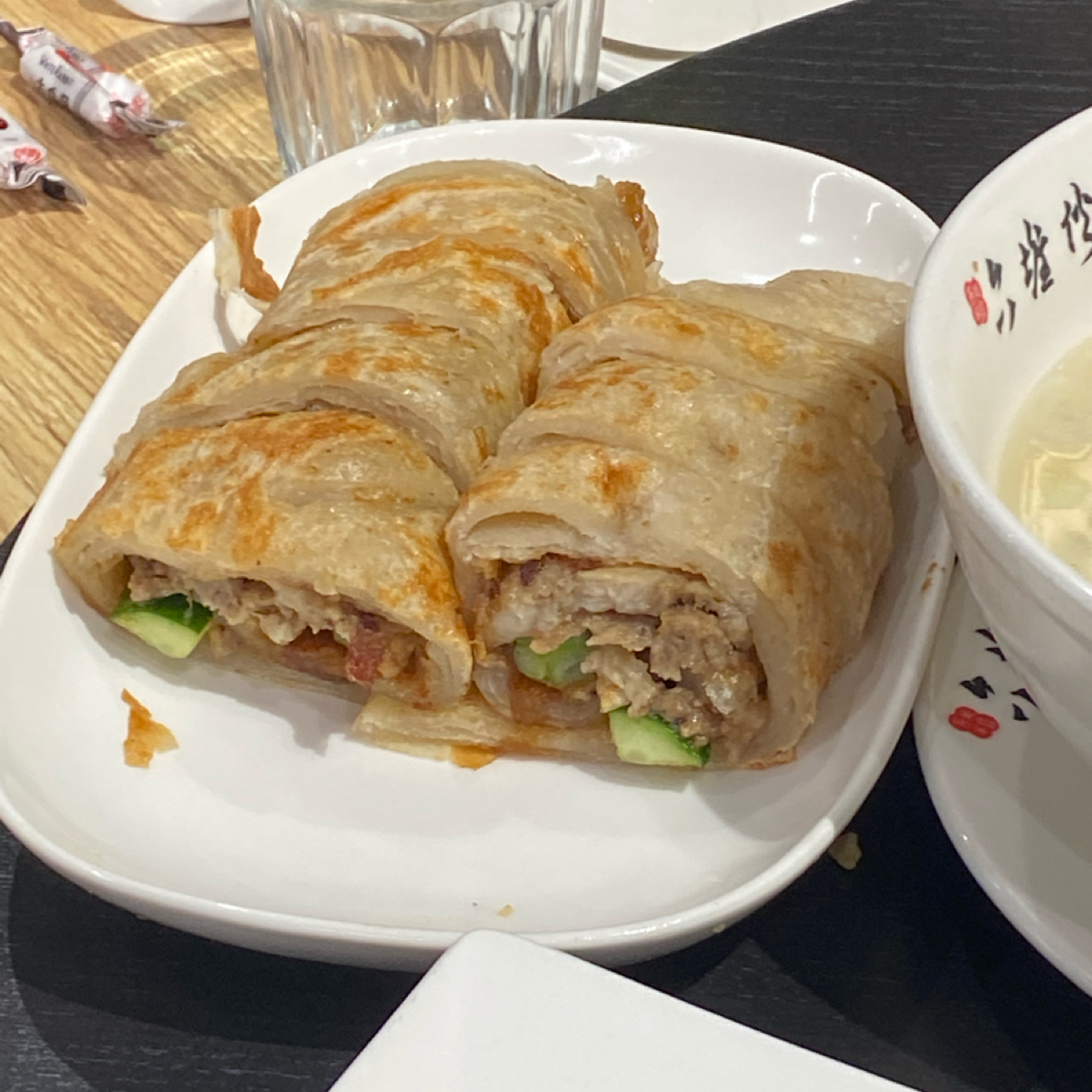 Meal image of 六堆伙房板橋新埔店: ▪️鹹豬肉捲餅 $133
皮蠻好吃 外酥內Q shot by 阿鈴s食