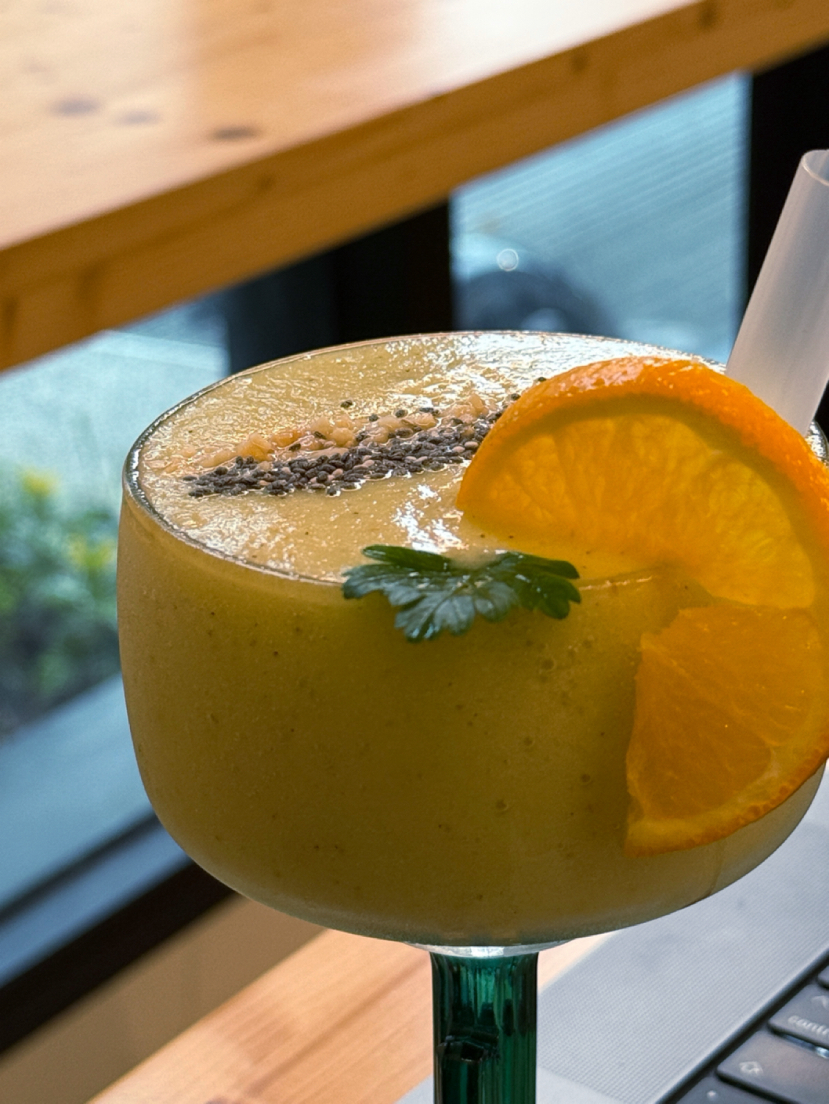 夢鹿咖啡 Cafe Moose 三重店 のレストランの写真：奇異鬆林 $175
Kiwi &amp; Chill
奇異果 | 石蓮花 | 鳳梨 | 蘋果 | 芭樂

這 by阿波卡 