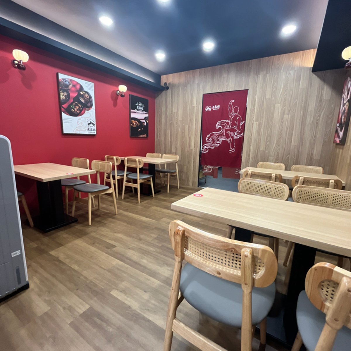 Vibe image of 老泉城黃燜雞米飯 漢口店:  shot by  楊
