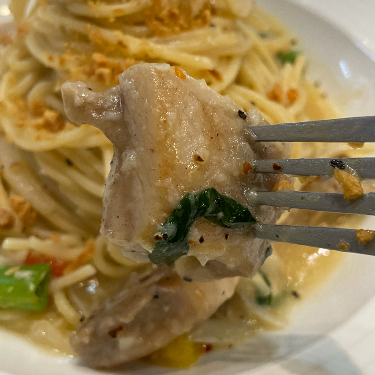 Meal image of 克萊樂創義料理: 雞腿肉有醃過，非常入味 shot by Freddy Liu
