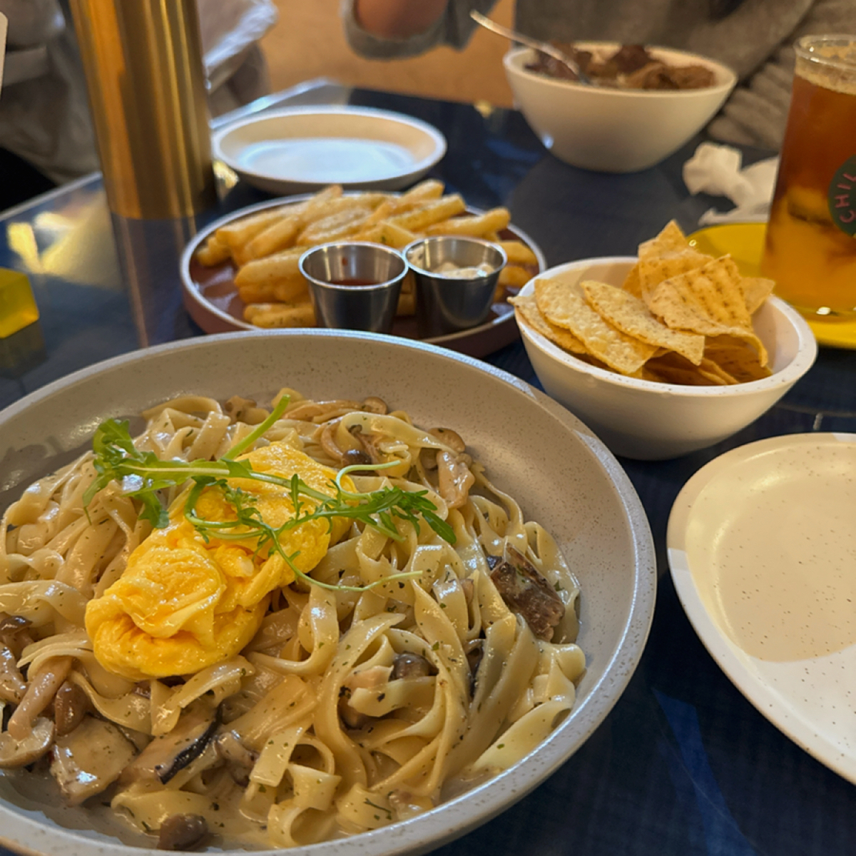 Meal image of GinGin Coffee   忠孝本店: 松露野菇奶油義大利寬扁麵$370
雙醬薯條$200 shot by Kai