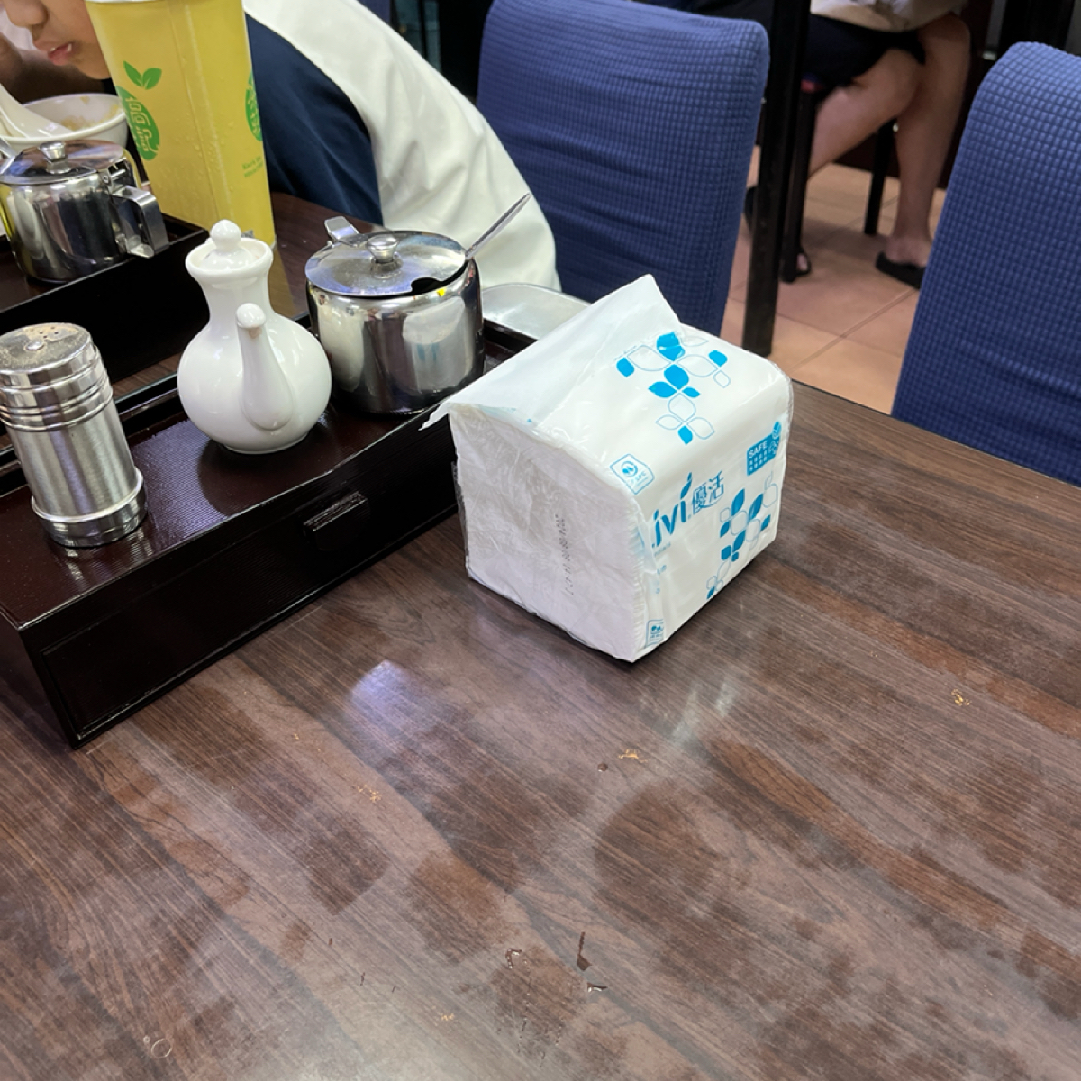 丰清揚小吃店 の雰囲気の写真：座上有衛生紙跟餐具，方便取用 by打工仔 