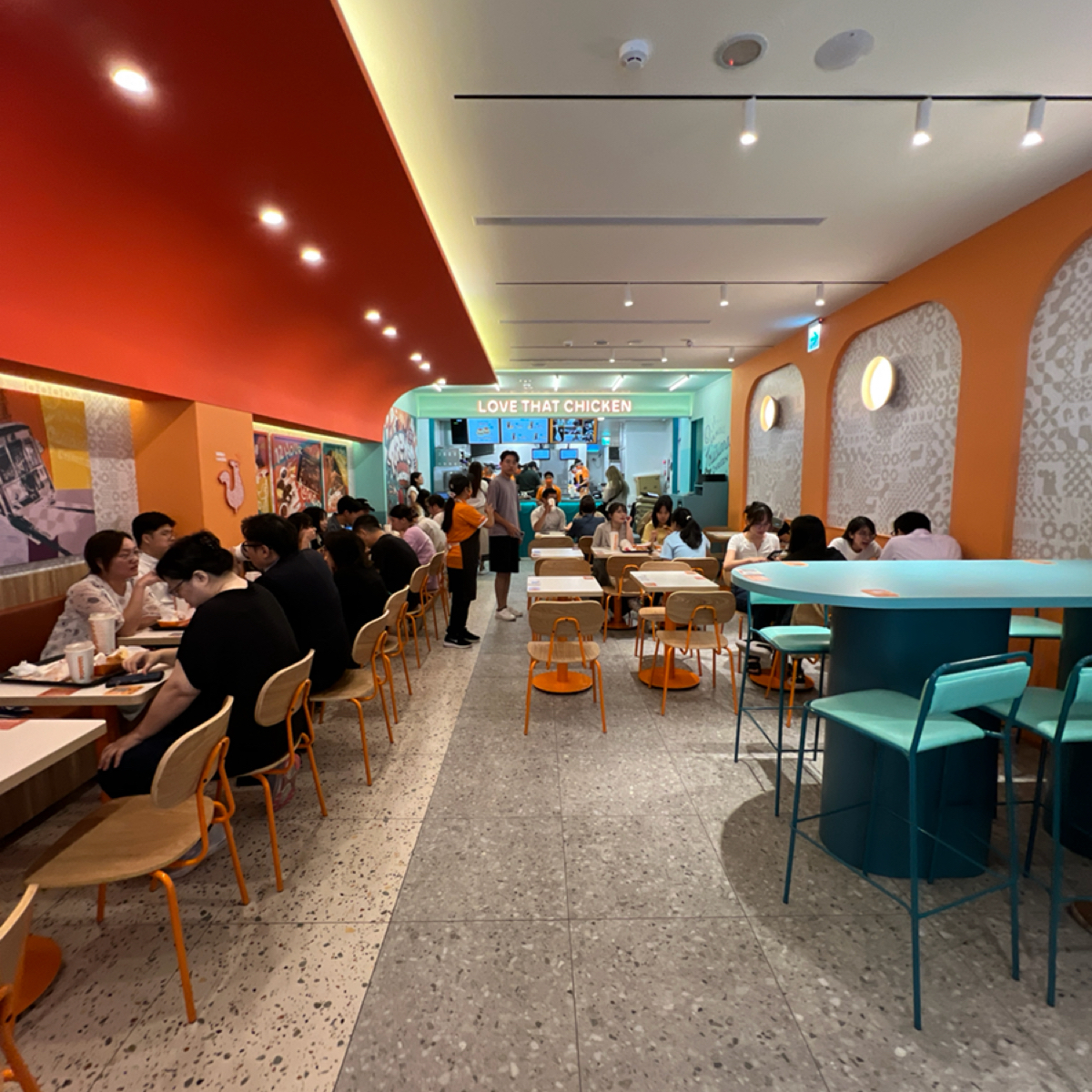 Vibe image of Popeyes Chicken 台北許昌店:  shot by Will
