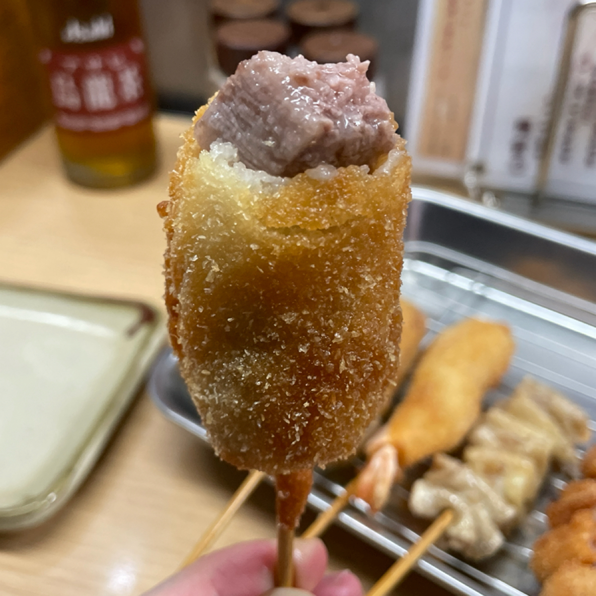 元祖串かつ だるま 新世界総本店 のレストランの写真：黑毛和牛炸串 byFreddy Liu 