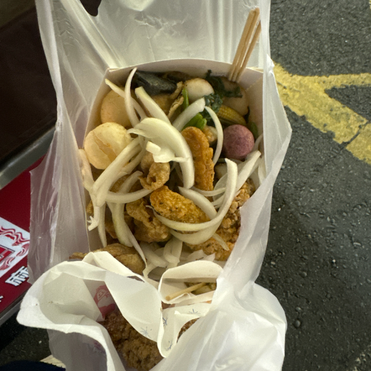 蘋果雞鹹酥雞 高雄苓雅店 的餐點圖片： 由三口元 拍攝