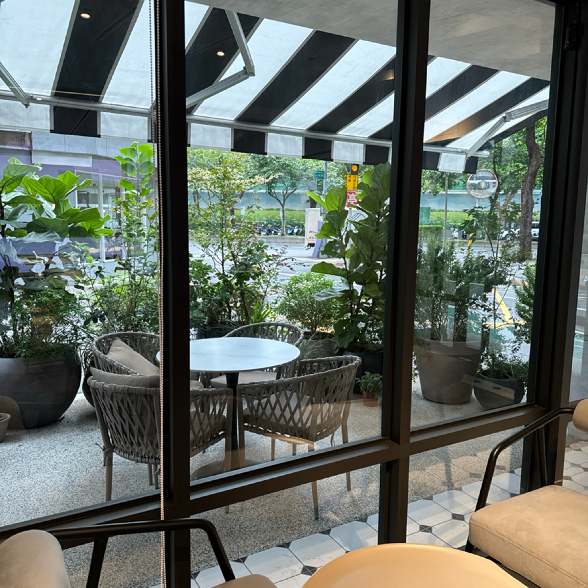 ELLE CAFÉ Dunnan 敦南 的外觀氛圍圖片： 由白熊先生 拍攝