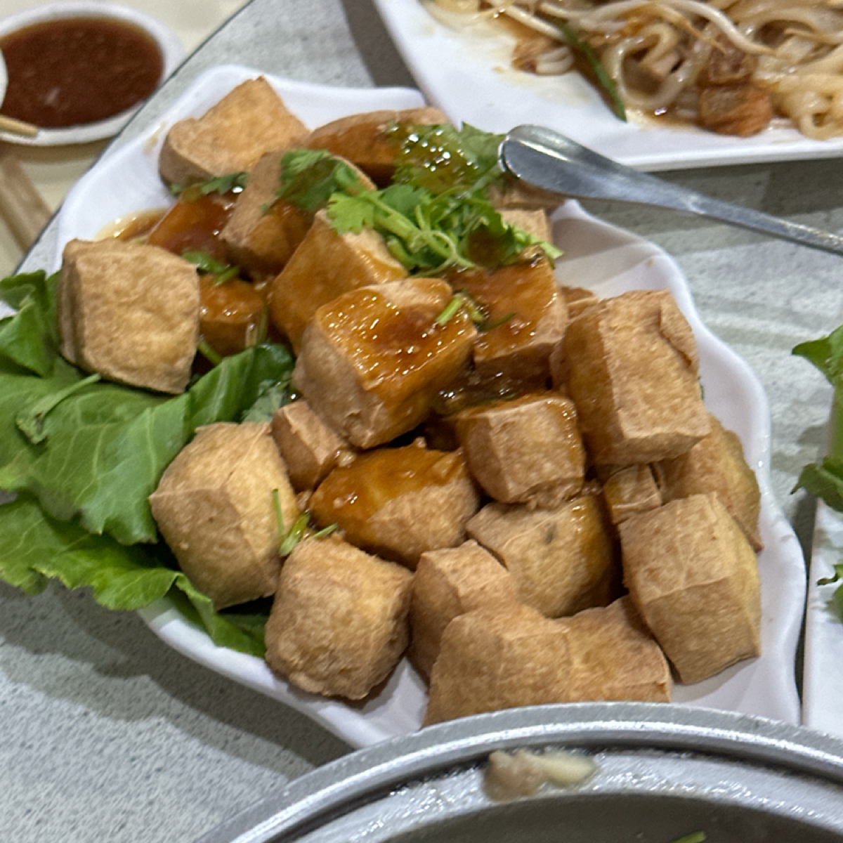 Meal image of 光之味客家風味創意料理: 客家炸豆腐 （小）上面香菜搭咩欸 shot by Luna一枚小吃貨