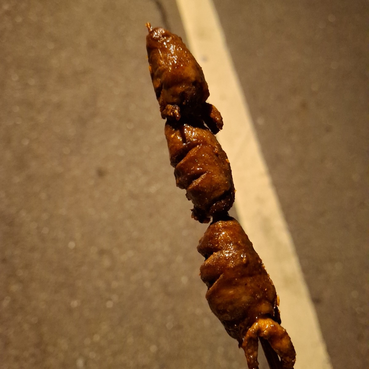 Meal image of 高品味無煙串燒: 雞心還有一點雞心特有的味道，吃起來還有點汁水（？），醬料塗得很多，但不會很鹹。 shot by 美食肥之豬