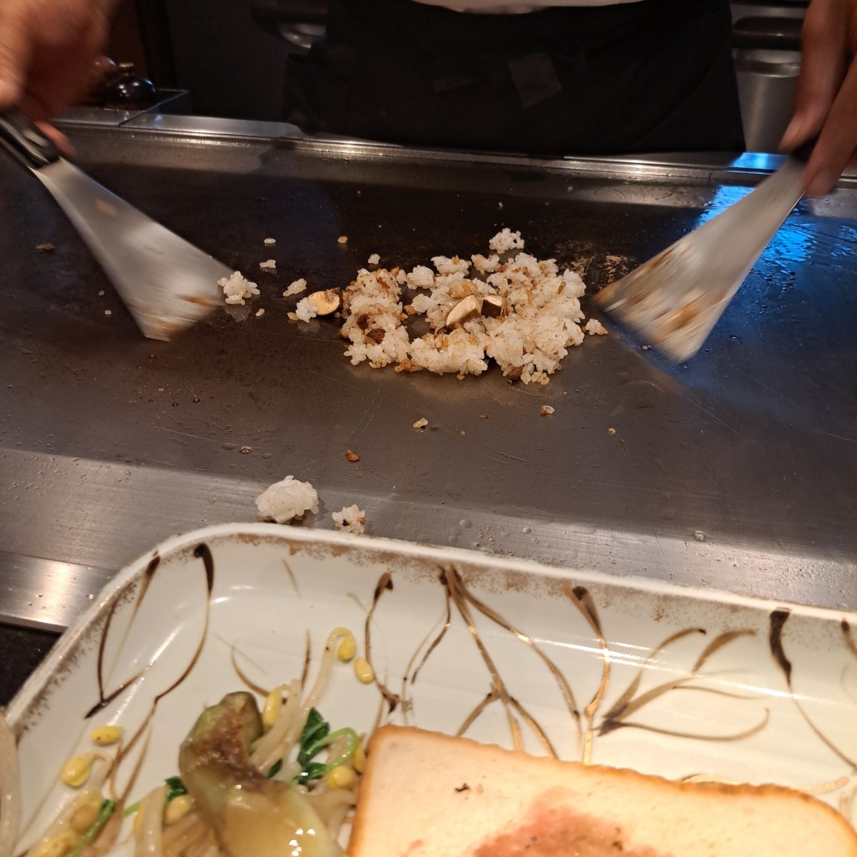 宮崎牛鉄板焼ステーキみやざき館 心斎橋みやちく みやざき館 の雰囲気の写真： byYear 