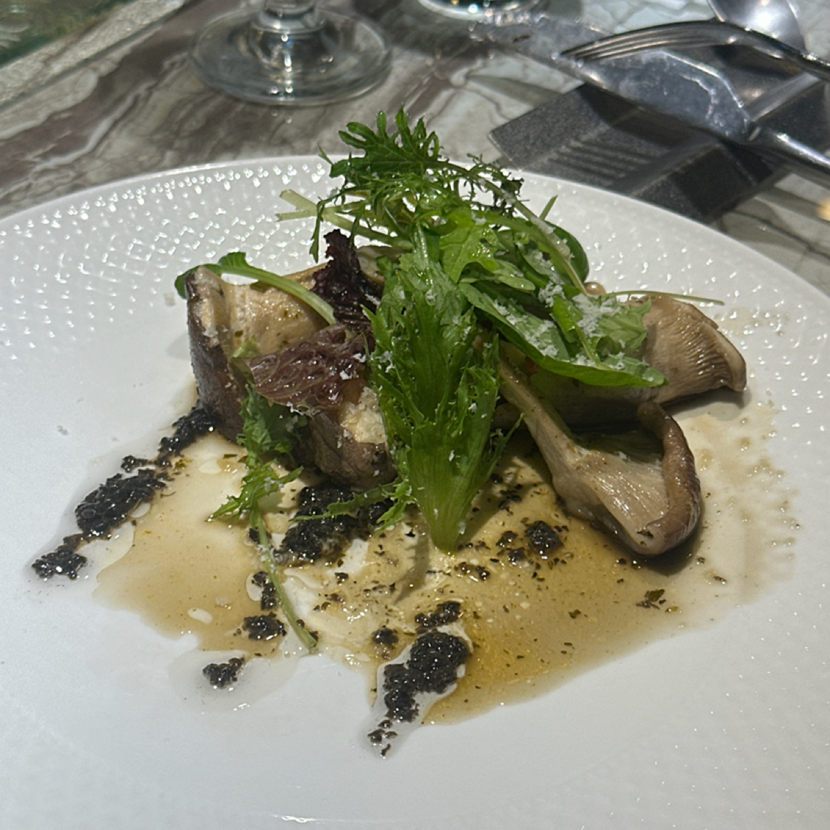 Meal image of 夏慕尼新香榭鐵板燒 台南永華店: 百菇沙拉 shot by Luna一枚小吃貨