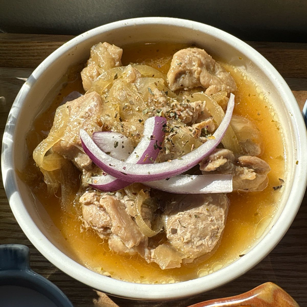 青林檎 ao.ringo のレストランの写真：主餐鹽麴雞肉，覺得連湯汁都很好吃（後來把湯汁澆在飯上吃），肉鮮嫩不柴。 byLucille邊走邊吃 