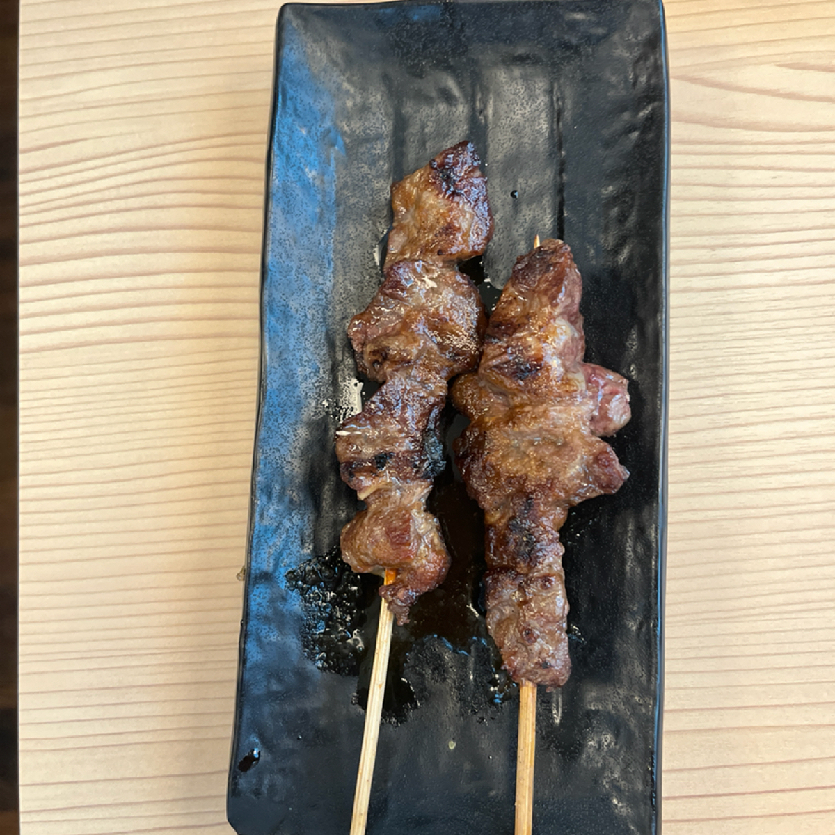 鳥貴族 Torikizoku 新光三越台北南西店 的餐點圖片：醬燒牛肉串 由珍珠奶綠 拍攝